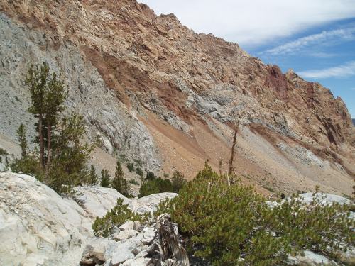 Sedimentary rock in the Sierra Nevada Photo: T. Gething